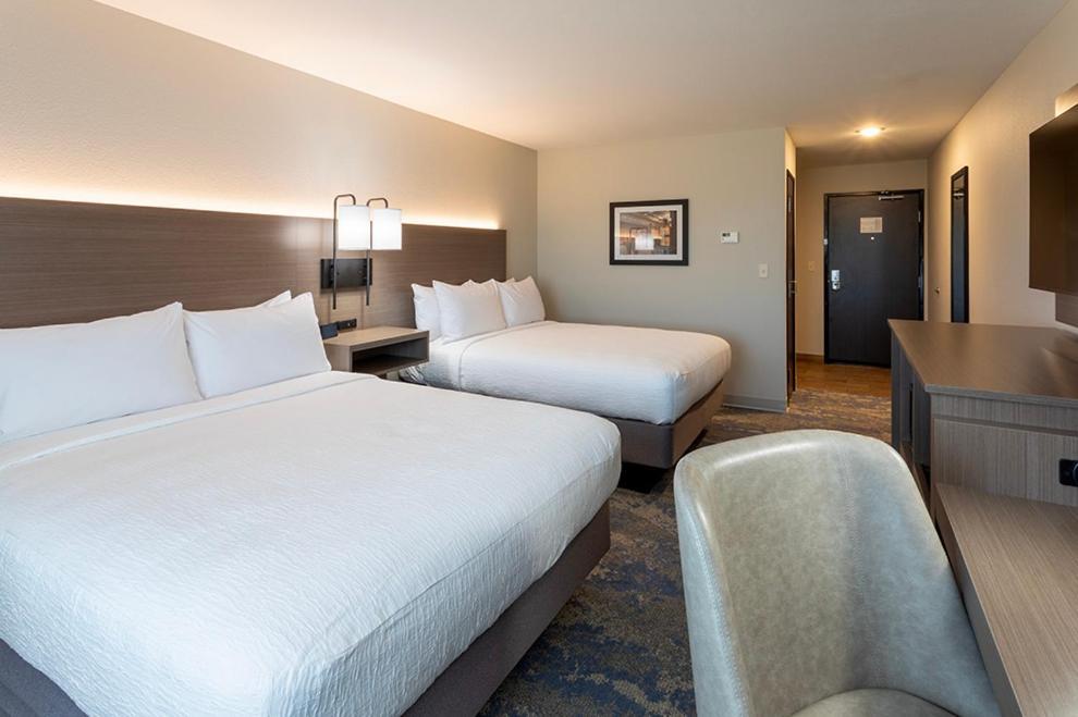 Grandstay Hotel & Suites Johnston-Des Moines, Ia ภายนอก รูปภาพ